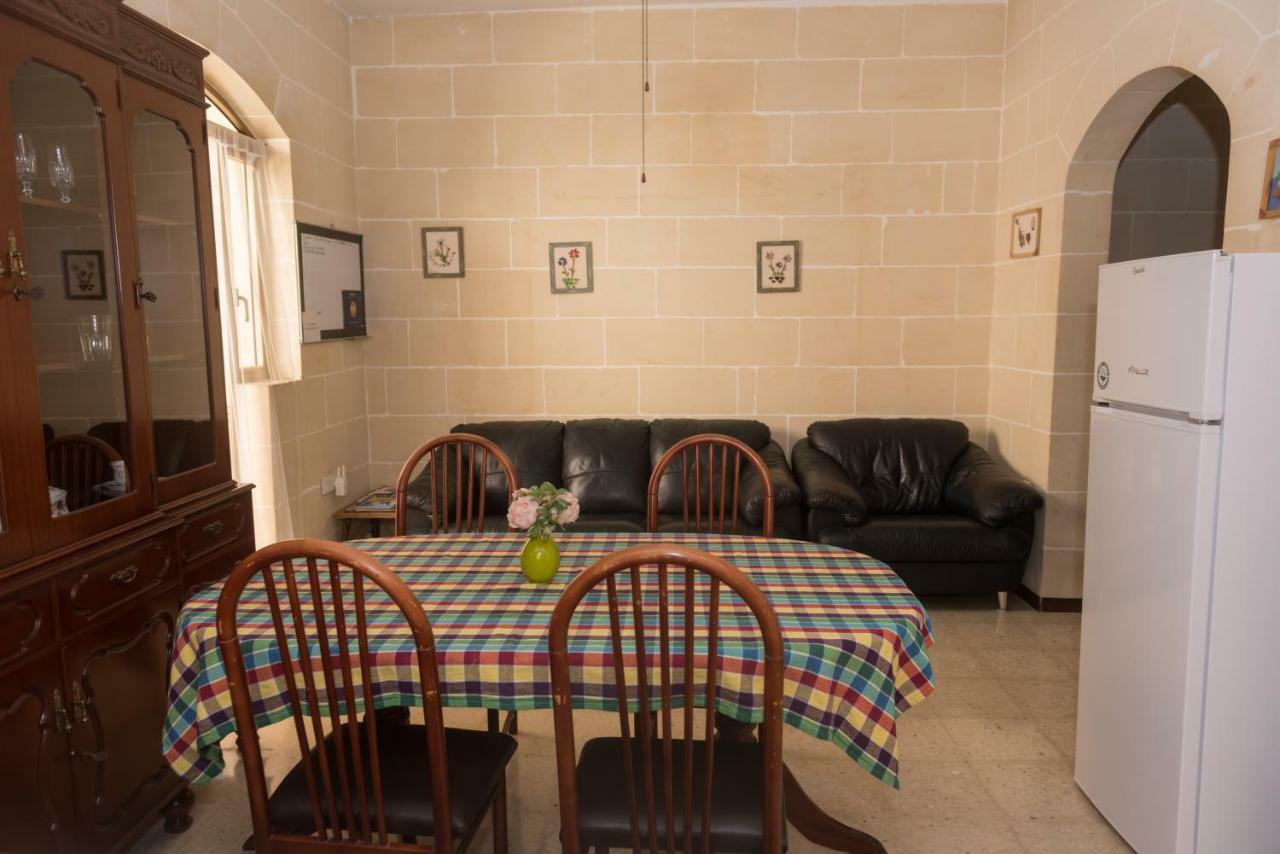 Acomodation House Kavarna Xagħra エクステリア 写真