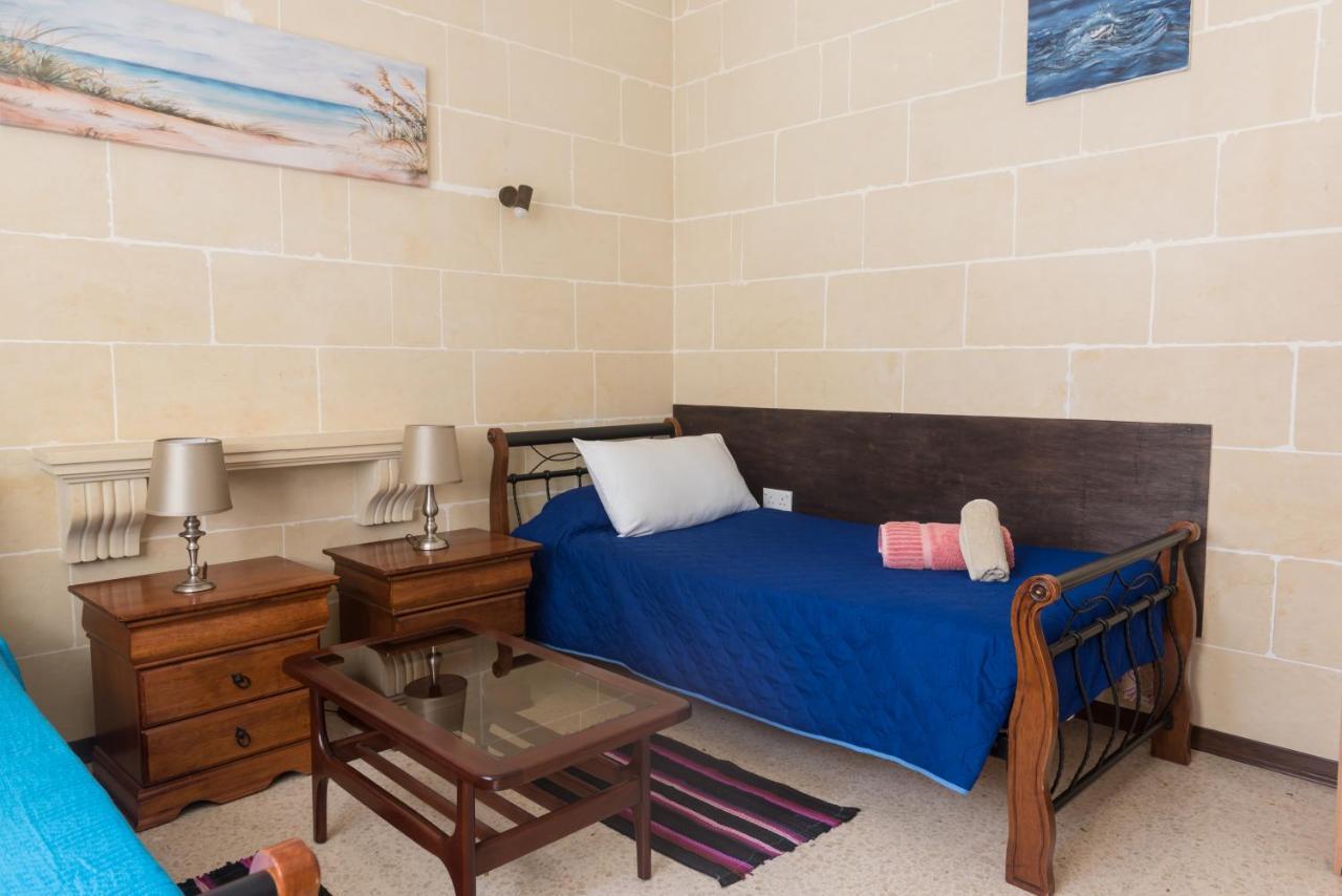 Acomodation House Kavarna Xagħra エクステリア 写真