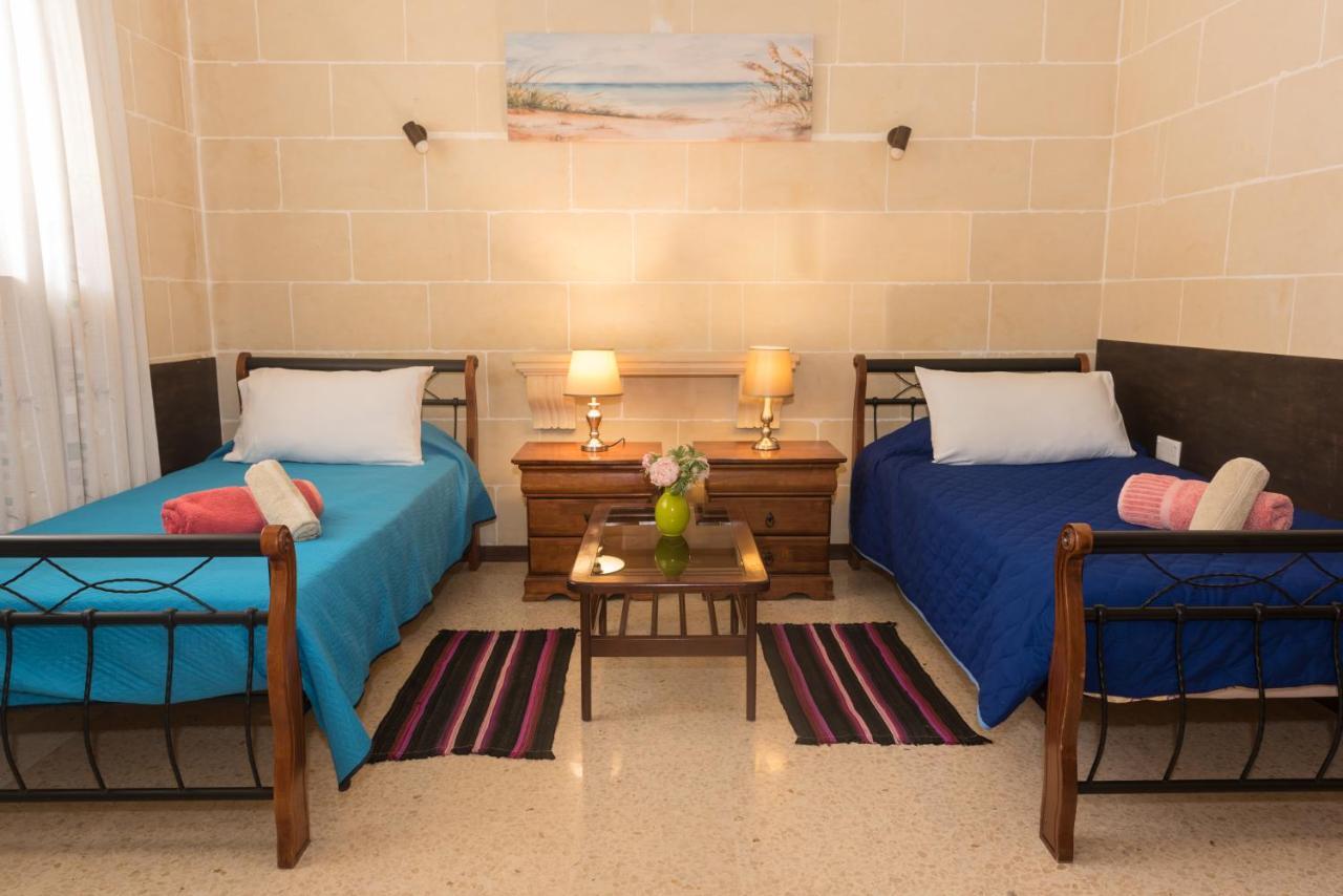 Acomodation House Kavarna Xagħra エクステリア 写真
